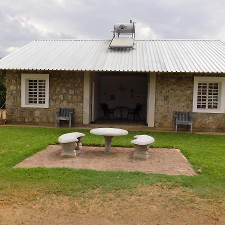 Отель Meteorite Rest Camp Grootfontein Экстерьер фото