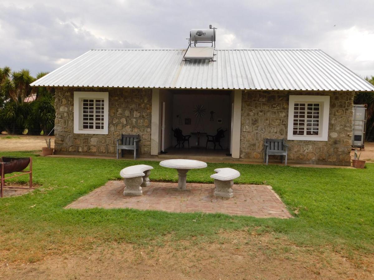 Отель Meteorite Rest Camp Grootfontein Экстерьер фото