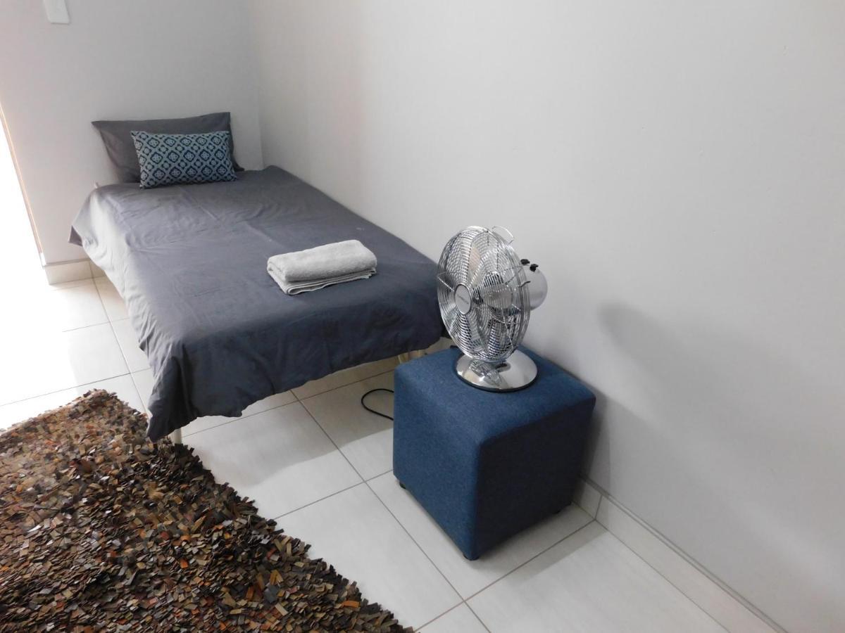 Отель Meteorite Rest Camp Grootfontein Экстерьер фото