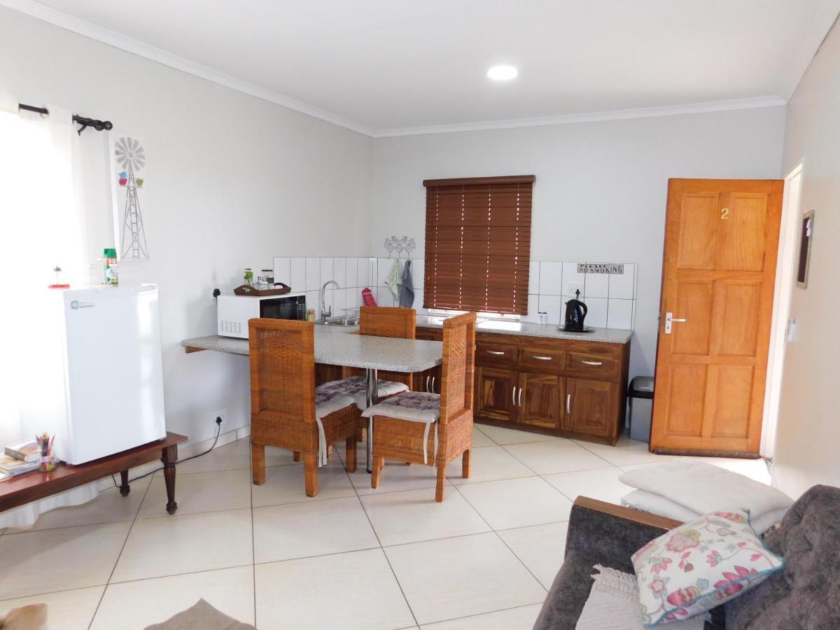 Отель Meteorite Rest Camp Grootfontein Экстерьер фото