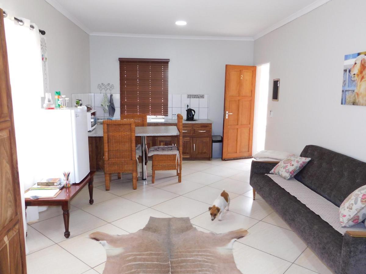 Отель Meteorite Rest Camp Grootfontein Экстерьер фото